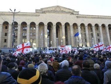 Γεωργία: Ένταση στη Τυφλίδα – Οδομαχίες έξω από τη Βουλή